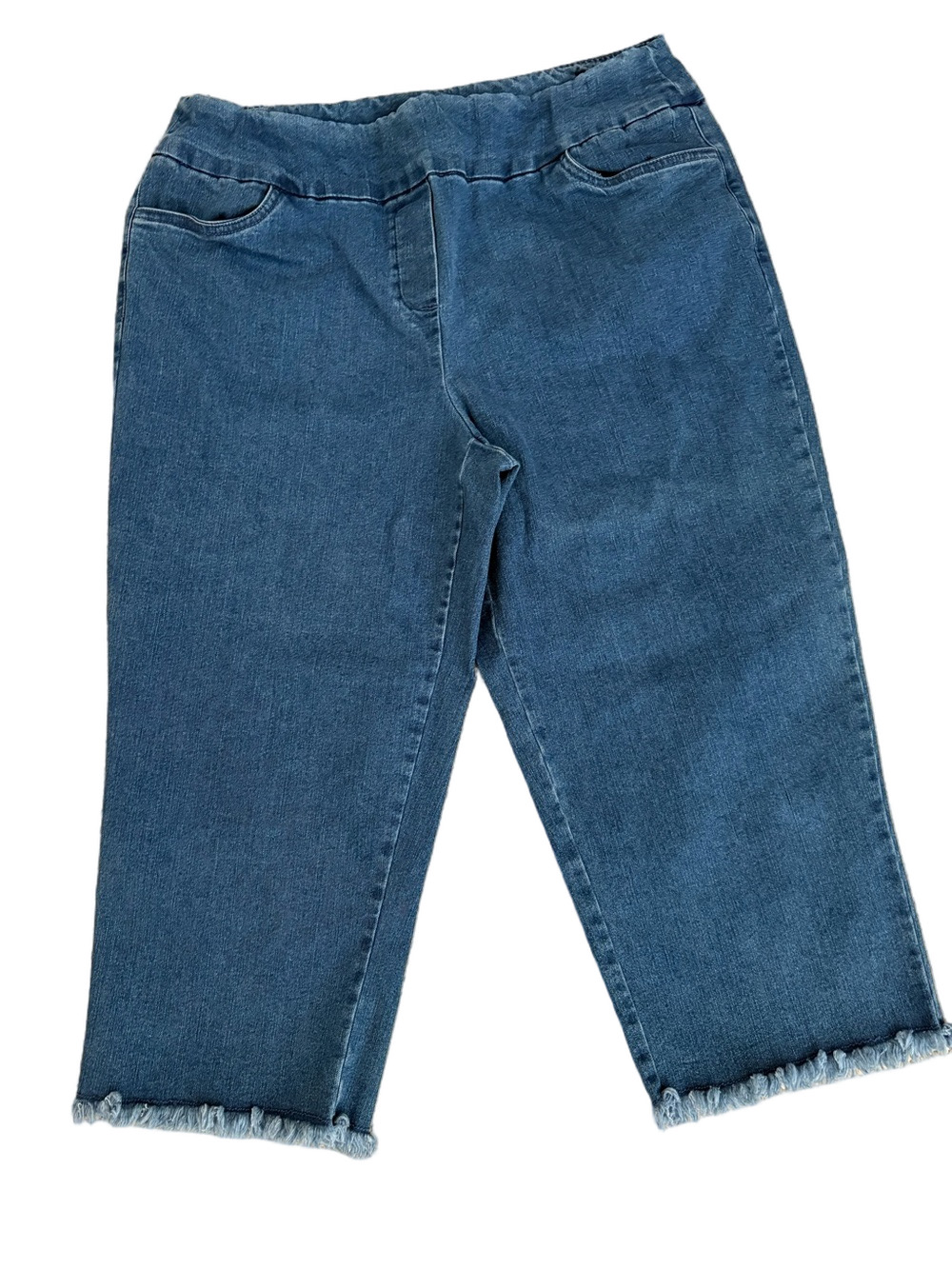 Alfred Dunner Pull On Frayed Cropped Jeans with Pockets